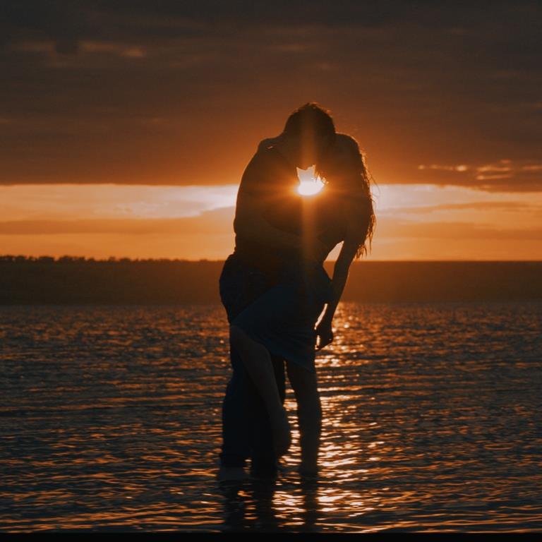 Monatik представил свой самый летний клип